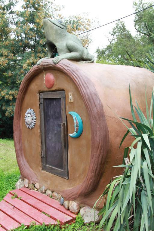 Hobbit Hut 호텔 게이서빌 외부 사진